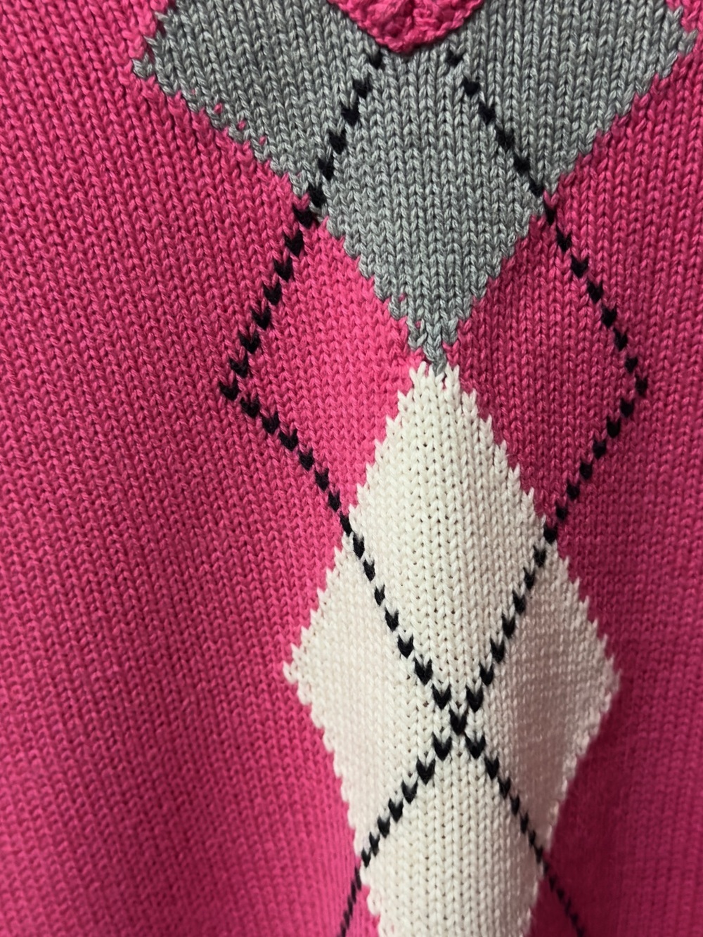 IZOD Golf | VTG Y2K 100% Cotton Women's Hot Pink White Argyle V-Neck Sweater(M) - Picture 9 of 14